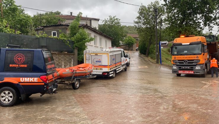 Bursa’da sel; 200 işçi son anda kurtarıldı