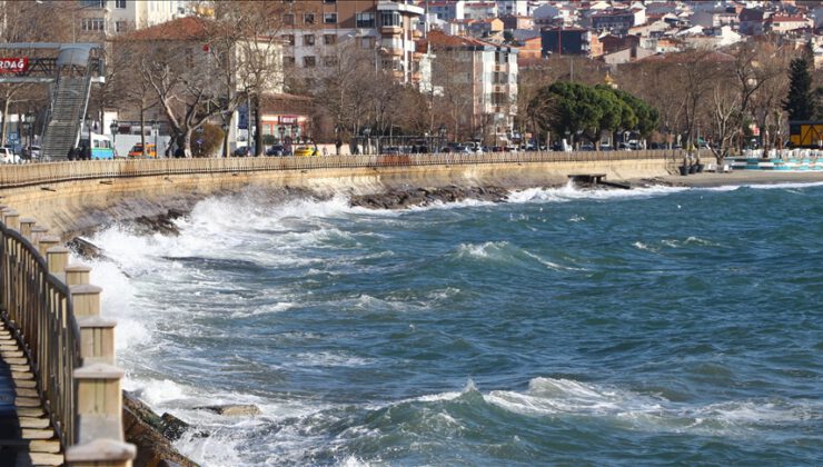 Marmara Denizi’nde ulaşıma lodos engeli