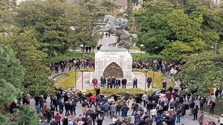 Atatürk Anıtı’na saldıranlar tutuklandı