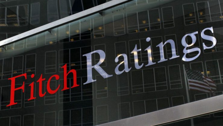 Fitch, Türkiye’nin kredi notunu düşürdü