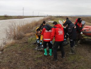 Yunanistan’ın geri ittiği 12 göçmen donarak öldü