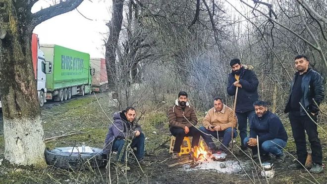 Türk şoförler Rus sınırında çile çekiyor