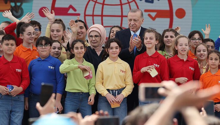 Erdoğan, 23 Nisan TRT Çocuk Şenliği’ne katıldı