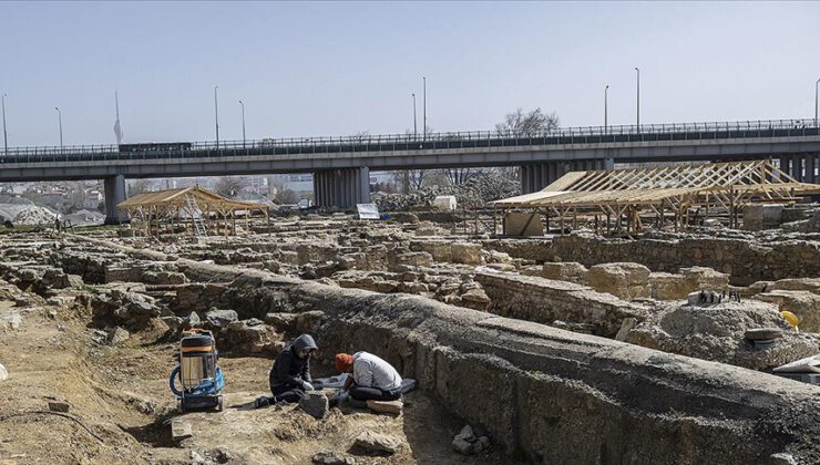 Helenistik döneme ait kiremit mezar bulundu