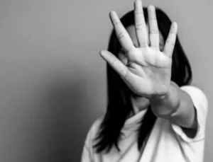 Kadına şiddete ceza arttı