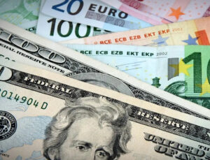 Dolar ve euro haftaya nasıl başladı?