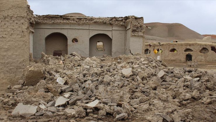 Afganistan’da deprem; “950 ölü”
