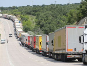 Türkiye-Bulgaristan sınırındaki TIR sorunu çözüldü