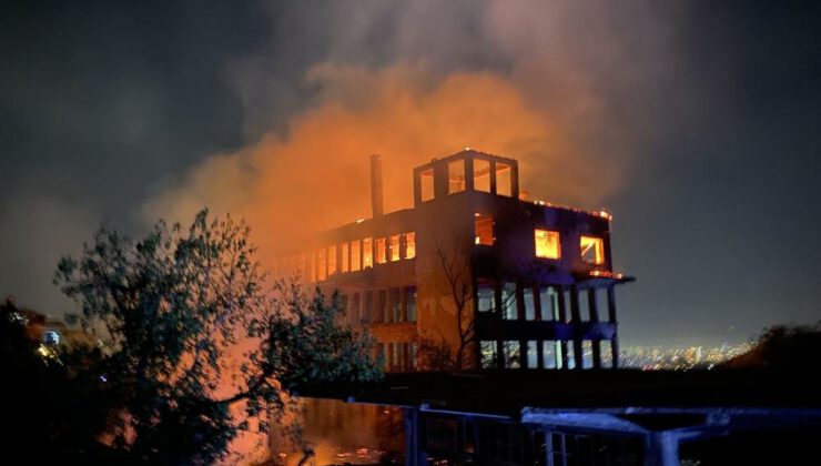 Tarihi ipek fabrikasında yangın