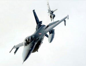 Atina’dan S-300’le Türk jetlerine taciz