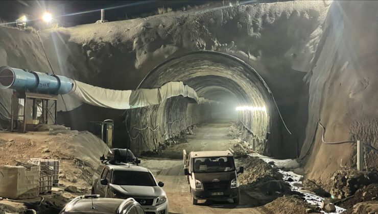 Van’da tünel inşaatında göçük