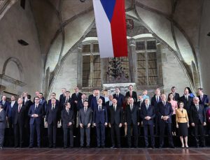 Prag’da liderlerle aile fotoğrafı