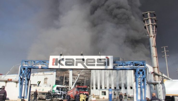 Fabrikanın merkezi hala yanıyor