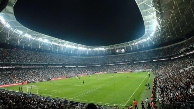 Patlama sonrası Beşiktaş Antalya maçı ertelendi