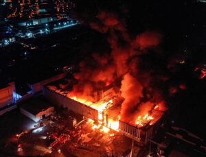 Bursa’da tekstil fabrikasında büyük yangın