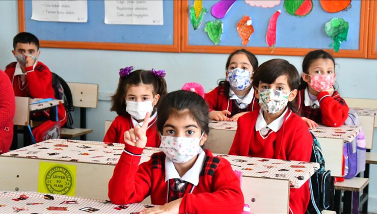 Enfeksiyonlara karşı okullarda “maske” önerisi