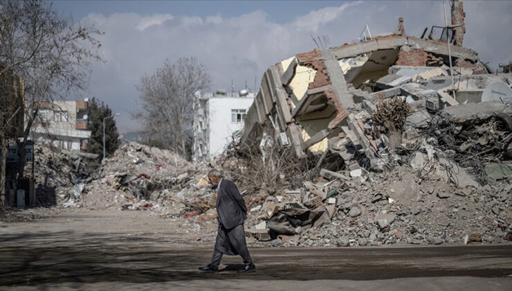 Hayatını kaybedenlerin sayısı 44 bin 374’e yükseldi