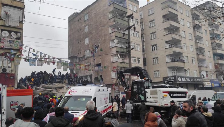 Diyarbakır’da 6 bina yıkıldı, 6 kişi hayatını kaybetti