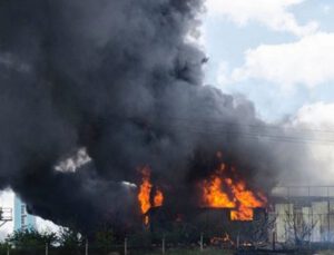 Fabrika yangını: 1 kişi hayatını kaybetti