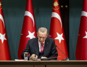 Cumhurbaşkanı Erdoğan imzaladı; seçim 14 Mayıs’ta