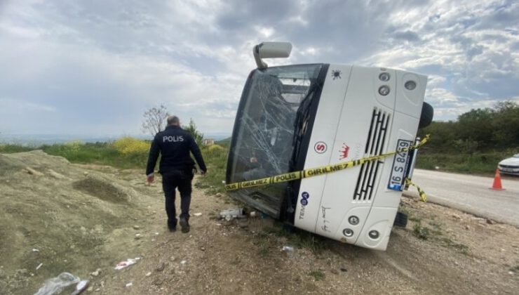 Öğrenci servisi ile hafriyat kamyonu çarpıştı! 23 yaralı