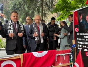 Kılıçdaroğlu Sinan Ateş’in mezarını ziyaret etti