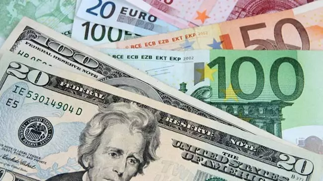 Dolar ve Euro rekor tazeledi