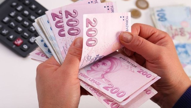 Asgari ücret 11 bin 402 lira oldu