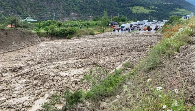 Amasya’yı sel vurdu: İki kişi kayıp
