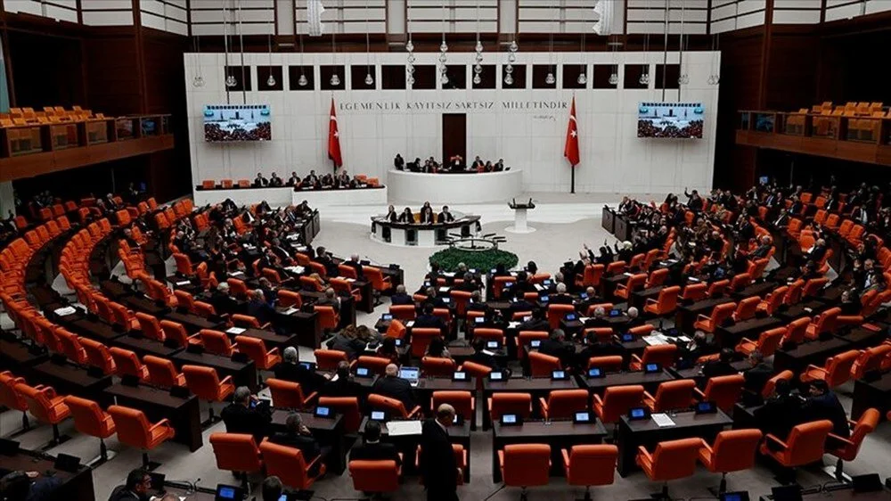 Meclis başkanını seçiyor
