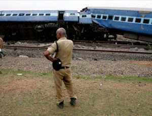 Hindistan’da tren faciası