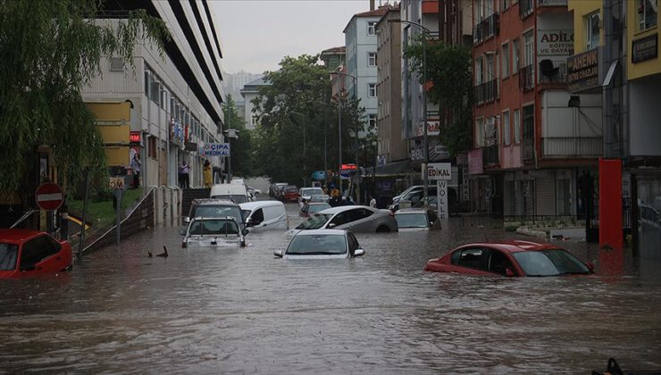 Ankara’da caddeler göle döndü