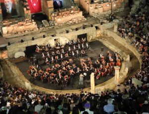 Cumhurbaşkanlığı Senfoni Orkestrası’ndan 2 bin 200 yıllık antik tiyatroda konser