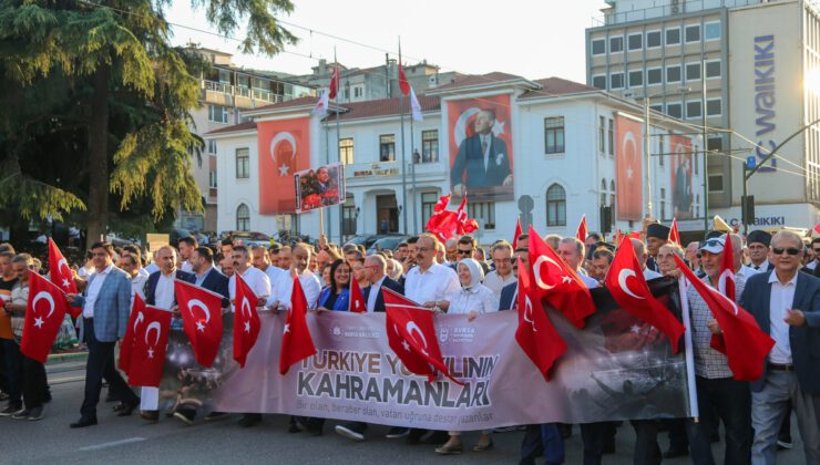 Bursa’da 15 Temmuz Demokrasi ve Bayrak yürüyüşü