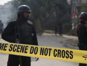 Pakistan kana bulandı; 40 ölü