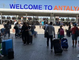 Antalya’da dış hatlar günlük yolcu sayısında rekor