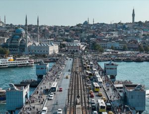 Galata Köprüsü tek yönlü trafiğe kapatıldı