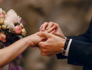 Yeni evlenen çiftlere faizsiz kredi