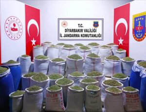 1 ton 319 kilogram esrar ele geçirildi