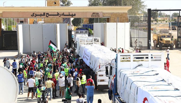 Refah Sınır Kapısı’ndan Gazze’ye insani yardım başladı