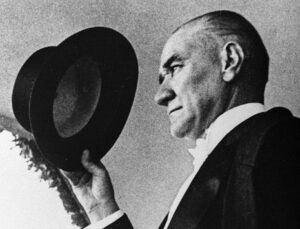 Ulu Önder Atatürk’ü saygı ve sevgiyle anıyoruz