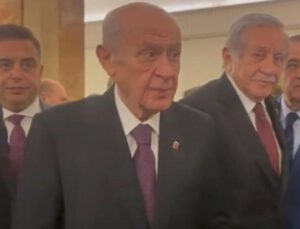 Bahçeli Genel Kurulu terk etti