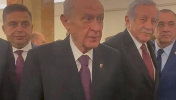 Bahçeli Genel Kurulu terk etti