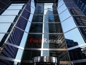 Fitch, küresel ekonomide yavaşlama bekliyor
