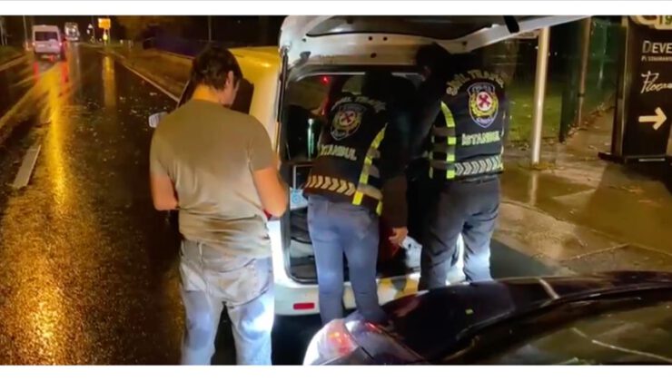 Ambulansa yol vermeyen sürücüye ceza kesildi