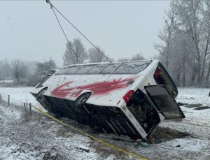 Otobüs devrildi; 6 kişi hayatını kaybetti