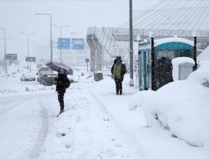 Doğu karla mücadele ediyor