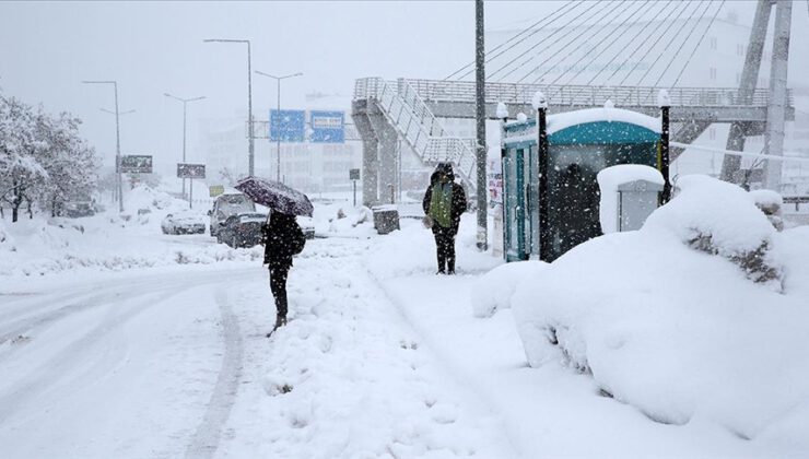 Doğu karla mücadele ediyor