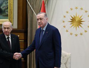 Erdoğan, Bahçeli ve Akşener ile telefonda görüştü