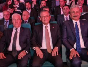 CHP Genel Başkanı Özgür Özel Bursa Adaylarını tanıttı